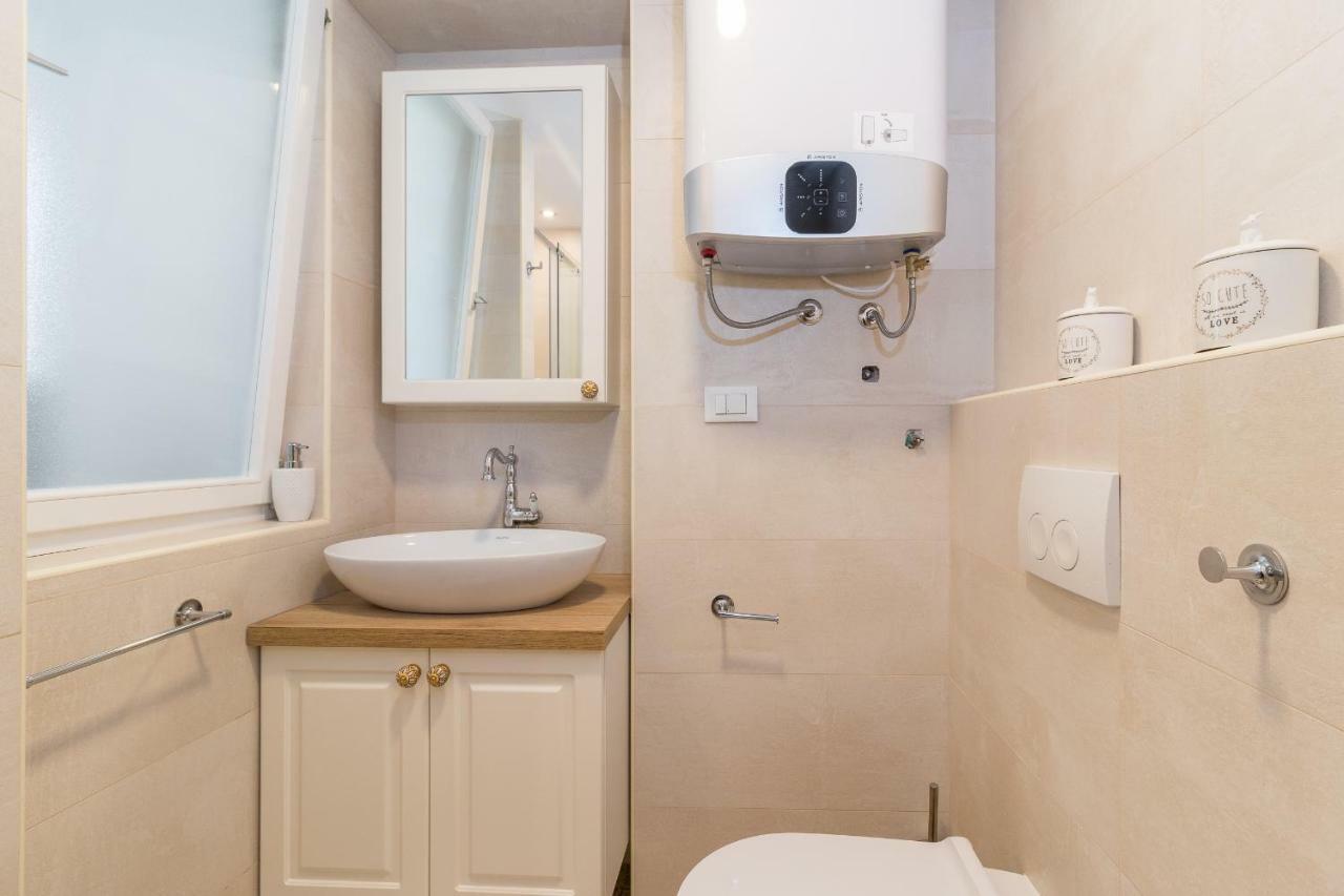 Deluxe Apartment Mimi Ровінь Екстер'єр фото